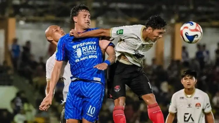 PSPS Pekanbaru Bangkit, Persekat Ditundukkan 2-0