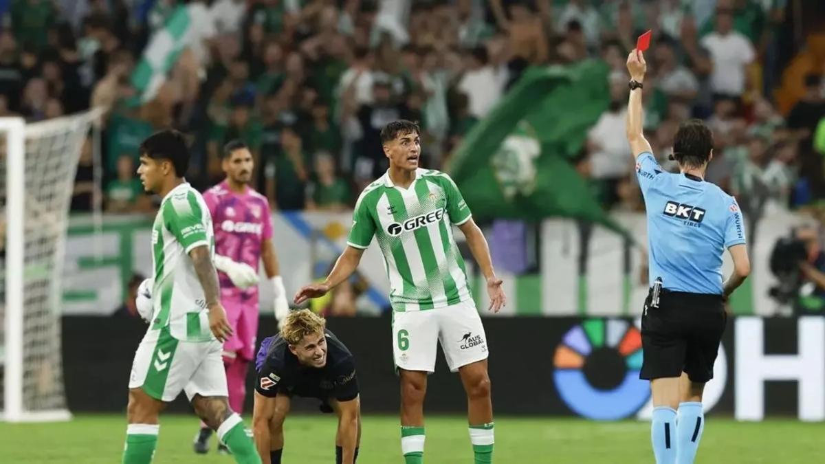 Real Betis Ajukan Banding atas Hukuman 4 Laga Facundo Bernal Usai Insiden dengan Lamine Yamal