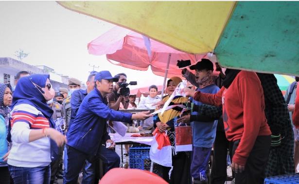 Didampingi Kadis Disperindag Pekanbaru. PJ Walikota Muflihun Tinjau Bangunan di Pasar Agus Salim