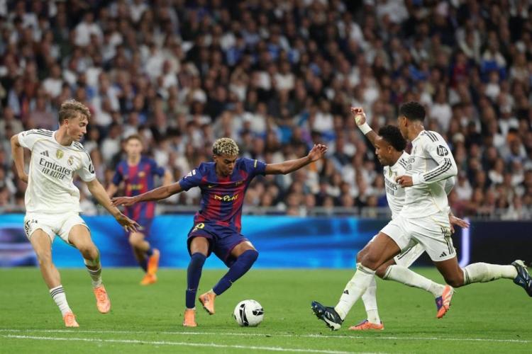 Real Madrid Gasak Barcelona 2-1 di El Clasico