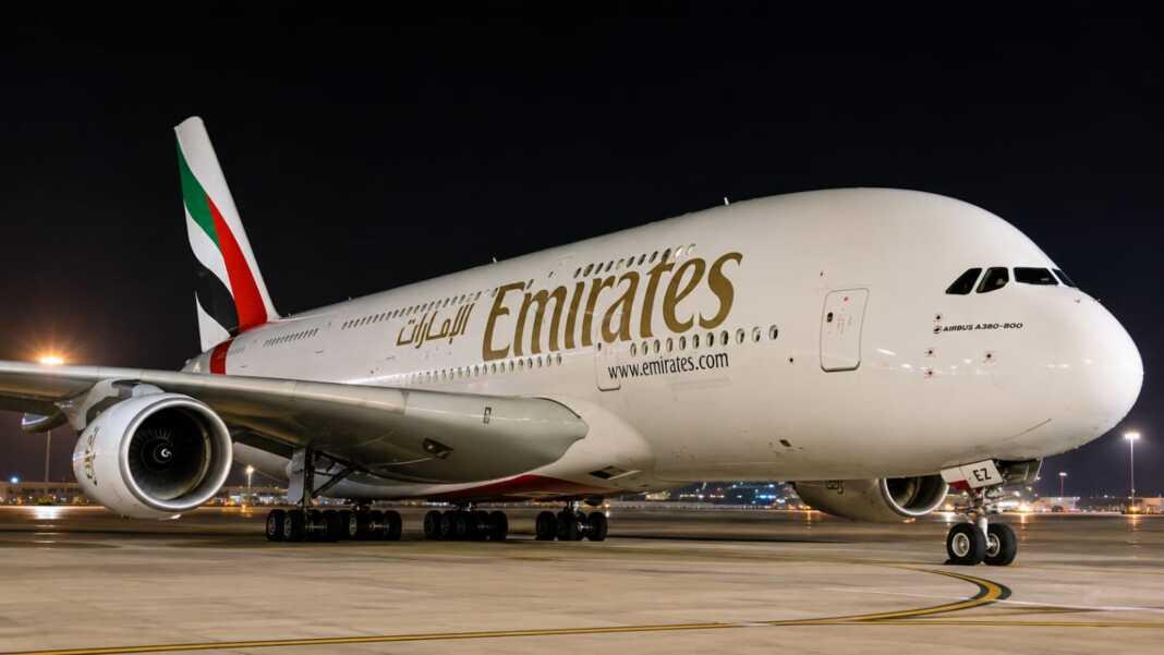 Airbus A380 Emirates Mendarat Perdana di Indonesia, Bawa Skuad AC Milan dari Jakarta
