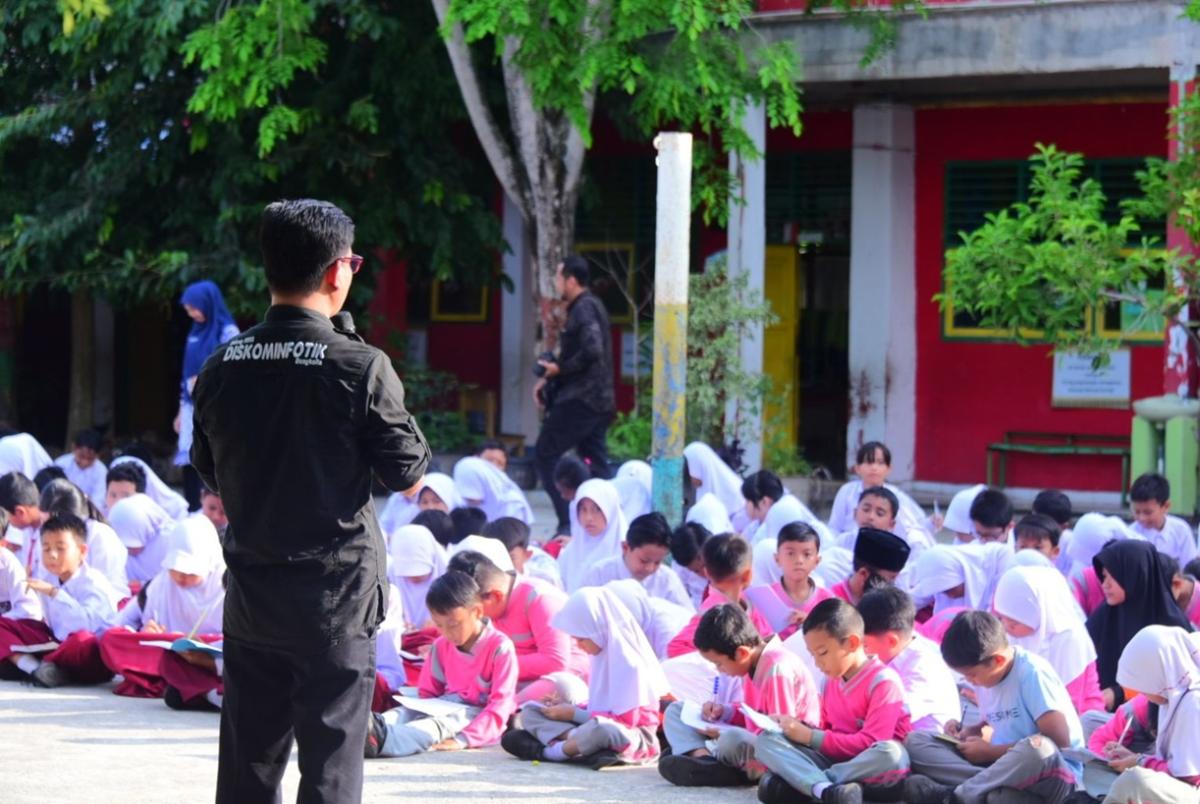 Diskominfotik Bengkalis Kembali Sambangi Sekolah, Edukasi Literasi Digital dan Anti Bullying