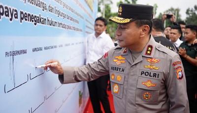 Pemprov Riau Bersama Kapolda Komitmen Perangi Narkoba, Hubungi Whatsapp Satgas Aduan & Call Center! 