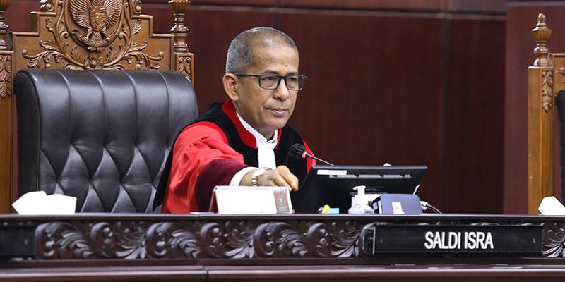 Hakim MK Saldi Isra Soroti Perubahan Dana Transfer, Pembiayaan PPPK Daerah Terancam