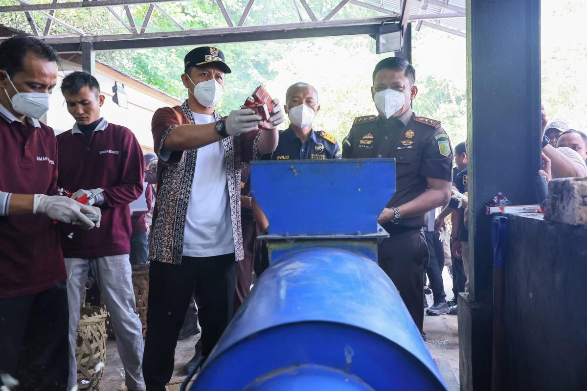 Tekan Sampah TPA Muara Fajar, Pemko Pekanbaru Dirikan Rumah Kompos dan Manfaatkan Limbah Rokok