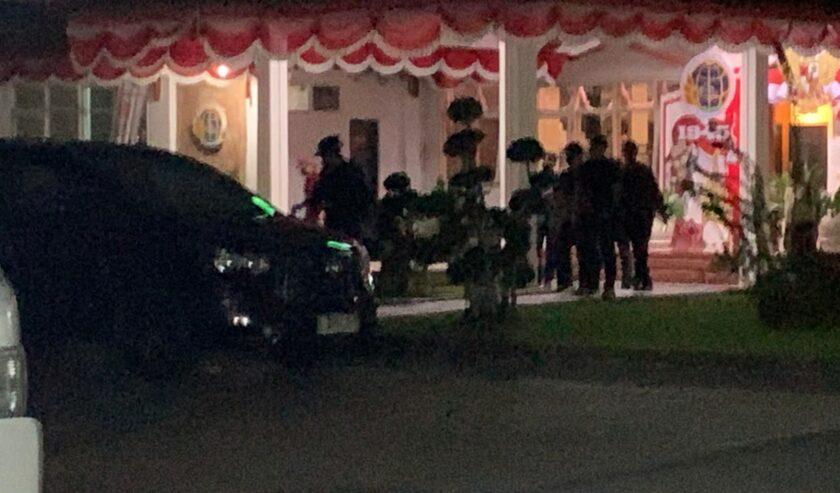 Hampir 11 Jam Digeledah KPK, Penyidik Bawa Kardus dan Koper dari Kanwil BPN Jatim