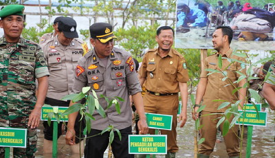Polres Bengkalis Lakukan Penanaman Mangrove Serentak