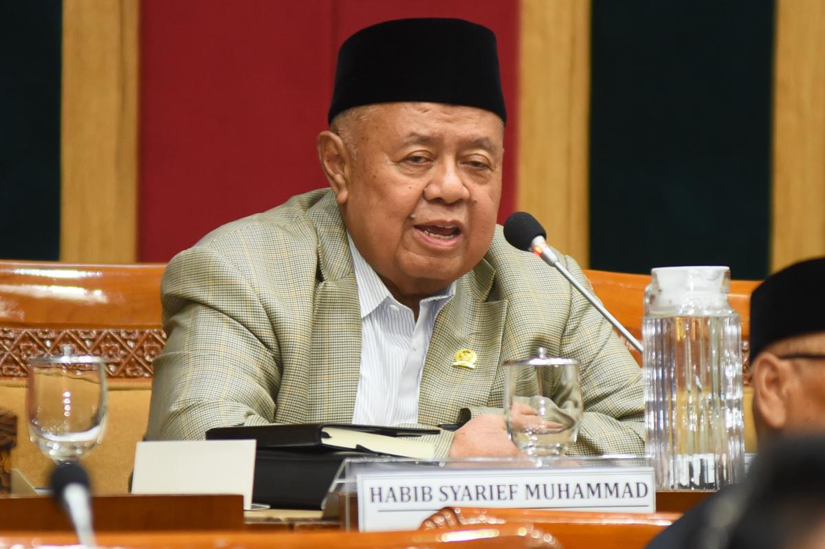 Gaji Guru Rp15 Juta Dinilai Wajar, DPR: Tanpa Guru, Tak Akan Lahir Hakim