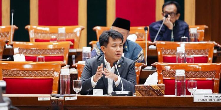 Komisi X DPR RI Sepakat Tingkatkan Kesejahteraan Guru Lewat Revisi UU Sisdiknas