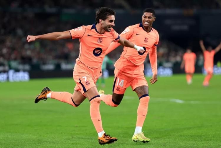 Barcelona Gasak Real Betis 5-3, Ferran Torres Cetak Hat-Trick