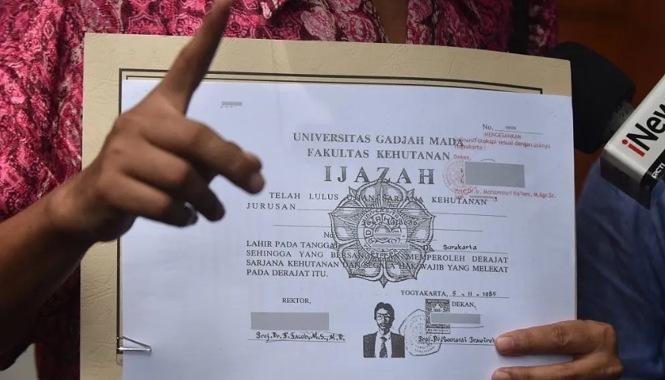 PDIP Serahkan Salinan Ijazah Jokowi kepada Kreator Konten, Klaim Wujud Keterbukaan Informasi