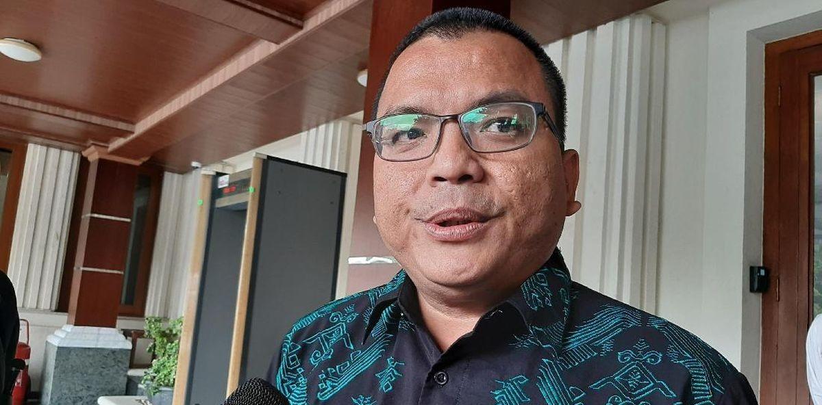 Deny Indrayana Sebut Tiga Faktor yang Bisa Memicu Runtuhnya Sebuah Rezim