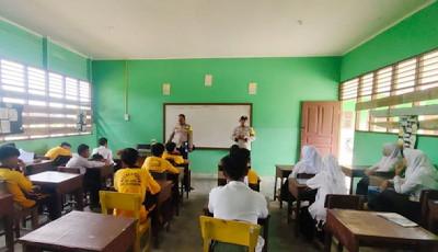 Police Goes to School, Polsek Langgam Tanamkan Kesadaran Hukum di MTs Al-Amanah