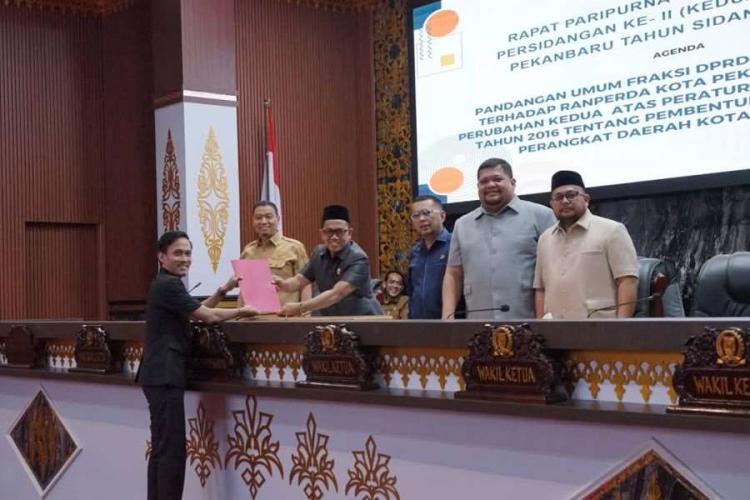 Wawako Markarius Hadiri Paripurna DPRD Pekanbaru, Fraksi Beri Masukan soal Efektivitas OPD