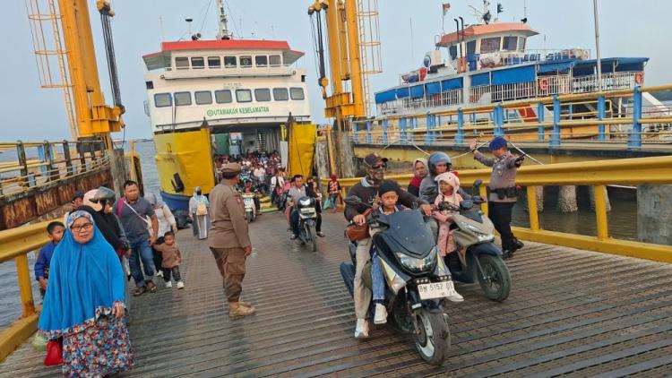 Penumpang Membludak, Penyeberangan Dumai–Rupat Meningkat
