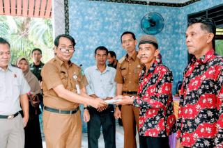 Pemkab Bengkalis Serahkan 750 Sertifikat Redistribusi Tanah, Ini Program TORA BPN!