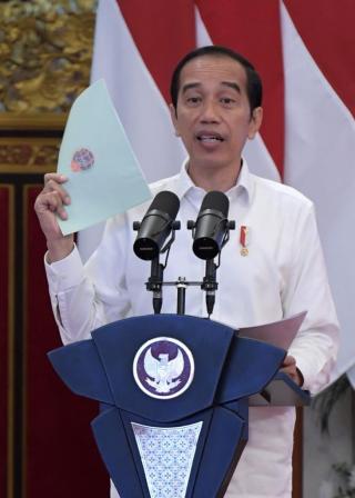 Presiden Jokowi Serahkan 584.407 Sertifikat Hak Atas Tanah secara Virtual