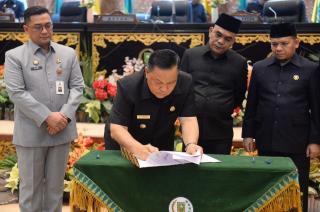 APBD Perubahan Riau 2026 Disepakati Rp8,378 Triliun, Pemprov Diminta Pastikan Anggaran Berdampak bagi Masyarakat