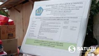 Proyek Dermaga Bea Cukai Bengkalis Kontrak Rp7,2 Miliar: Dihentikan, Tapi Pekerja Masih Beraktivitas