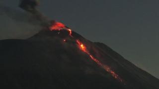 Gunung Ile Lewotolok Meletus 215 Kali dalam Sehari, Warga Lembata Diimbau Waspadai Abu Vulkanik