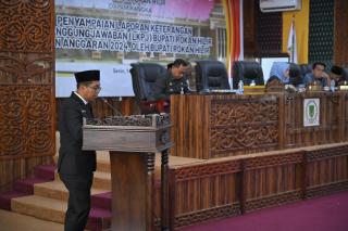 Melalui Rapat Paripurna DPRD, Pemkab Rohil Sampaikan LKPJ Bupati Tahun 2024