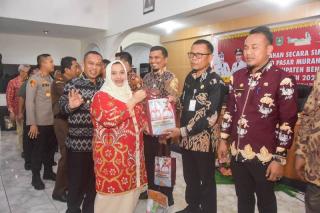 Bupati Kasmarni Paket Sembako Bersubsidi Sebanyak 100.000 Untuk Masyarakat