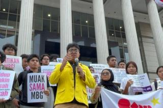 BEM UI Gelar Aksi di Depan MK, Kawal Putusan Terkait Program MBG
