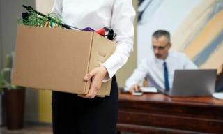 Perbedaan Hak Pekerja: PHK, Dirumahkan, dan Mengundurkan Diri