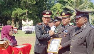 HUT RI ke-81 di Bantan, Penghargaan Kapolda Riau Dibagikan