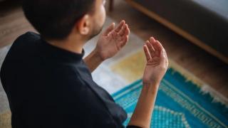 Bacaan Surah dan Doa untuk Almarhum, Panduan dalam Tradisi Islam
