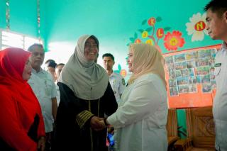 Bupati Kasmarni Kunjungi Desa Bantan Timur, Perkuat Pendidikan PAUD dan Pemberdayaan Perempuan KAT