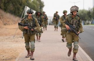 Serangan Pasukan Israel Sasar Warga Gaza yang Antre Bantuan, 19 Orang Tewas