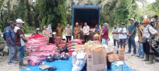 Melalui Dinsos Bengkalis, Bupati Kasmarni Salurkan Bantuan ke Korban Kebakaran di Desa Pamesi