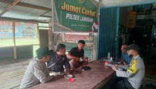 Jumat Curhat, Kapolsek Langgam Perkuat Komunikasi Dua Arah dengan Warga