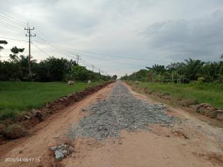 Pemeliharaan Jalan Poros Kepenghuluan Suak Air Hitam Dilakukan Pemkab Rohil