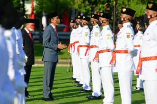 Presiden Joko Widodo Kukuhkan 68 Anggota Paskibraka 2021