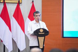 Menaker Yassierli: Kesehatan Mental Kini Masuk Sistem K3 di Tempat Kerja