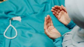 5 Amalan Sebelum Tidur yang Dianjurkan dalam Islam, Bantu Hati Lebih Tenang