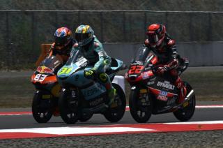 Bos Red Bull KTM Ajo Kecewa di Moto3 Indonesia 2026, Alvaro Carpe Gagal Finis