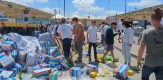 Bantuan untuk Gaza Diinjak-injak Warga Israel