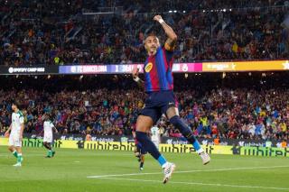 Barcelona Bantai Santander 7-2, Atletico Madrid Dekati Real Madrid