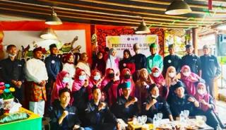 MELAYU BERDENDANG NGUMPOL DI CAFE BENGKALIS