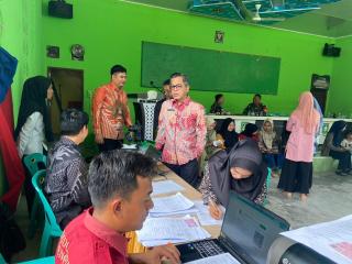 Jemput Bola Adminduk, Pemkab Bengkalis Layani Warga Tiga Desa di Simpang Ayam