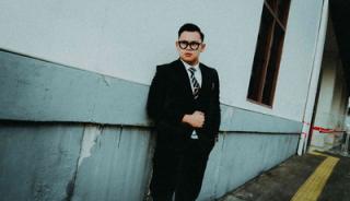 Album Debut Yaqin “Kebiasaan” Ajak Pendengar Berdamai dengan Kenangan