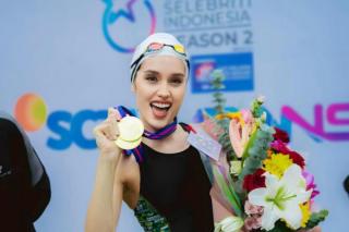 Kalahkan Gisella dan Caitlin, Cinta Laura Jura Lomba Renang Antar Selebriti