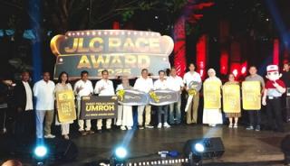 JLC Race Award 2025: JNE Ganjar Pelaku UKM dengan Mobil hingga Umrah
