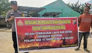 Polsek Langgam Tak Kenal Lelah, Cegah Karhutla dari Desa Segati