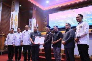 Pemko Pekanbaru dan DPRD Sepakati Ranperda Pertanggungjawaban APBD 2025 Menjadi Perda