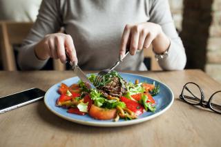 Cara Mengatur Pola Makan saat Lebaran