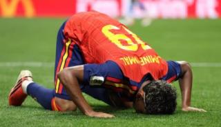 Lamine Yamal Tunjukkan Identitas Islam di Panggung Sepak Bola Dunia, Sujud Syukur Usai Cetak Gol di Piala Dunia 2026